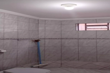 Sobrado à venda no Bairro do Conjunto Habitacional Turística na Rua Duse Naccarati 