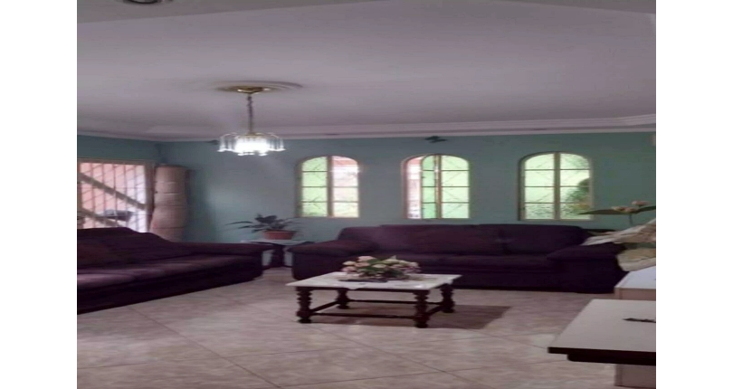 Sobrado à venda no Bairro do Conjunto Habitacional Turística na Rua Duse Naccarati