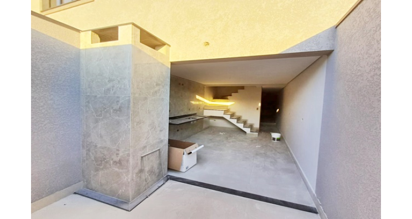 Sobrado novo à Venda no Bairro do Parque Maria Domitila na Rua José Teodoro Vieira,