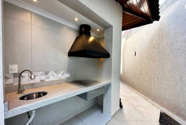 Lindo Sobrado à venda no Bairro do City América na Avenida Cardeal Motta,