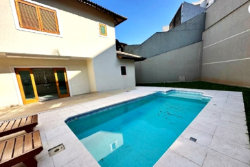 Lindo Sobrado à venda no Bairro do City América na Avenida Cardeal Motta,