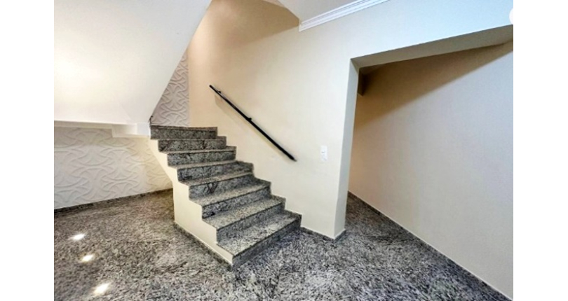 Lindo Sobrado à venda no Bairro do City América na Avenida Cardeal Motta,