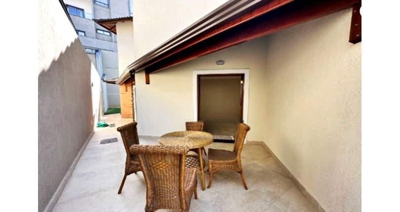 Lindo Sobrado à venda no Bairro do City América na Avenida Cardeal Motta,