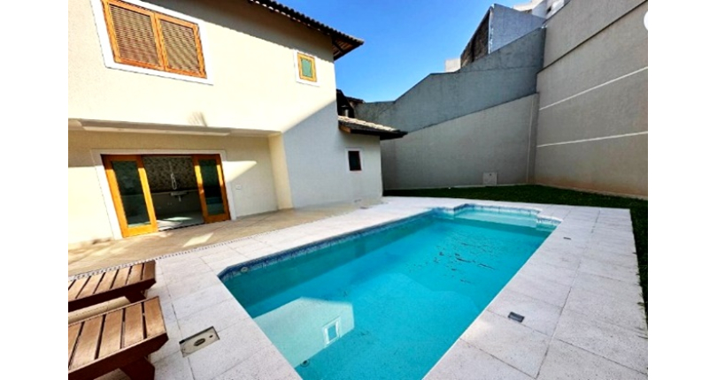 Lindo Sobrado à venda no Bairro do City América na Avenida Cardeal Motta,