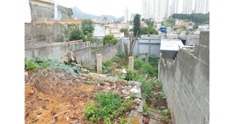 Terreno à venda no Bairro da Vila Pirituba na Rua Padre João de Almeida