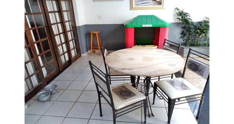 Sobrado à venda no Bairro da Vila Clarice na Rua Coronel Walter da Silva Porto,