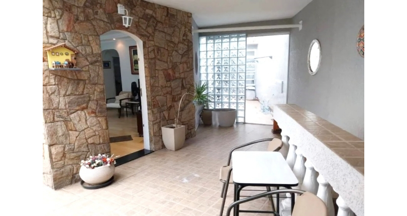  Sobrado à venda no Bairro da Vila Pereira Barreto na Rua Luís Carneiro,