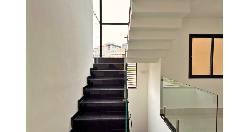 Sobrado à venda Rua das Sálvias, Portais (Polvilho) - Imóveis à Venda