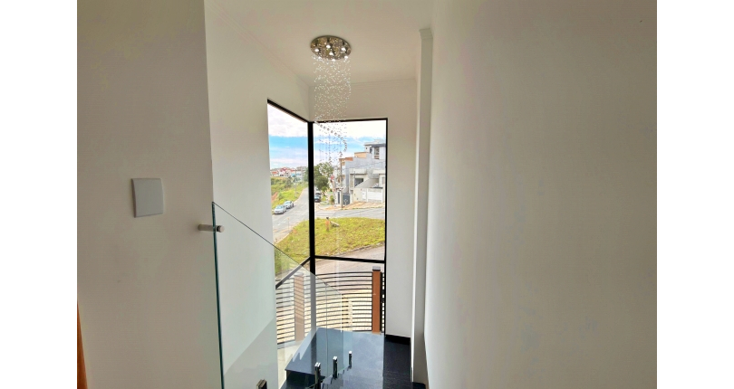 Sobrado à venda Rua das Sálvias, Portais (Polvilho) - Imóveis à Venda