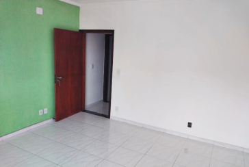 Sobrado à venda no Bairro do Jardim Mangalot na Rua Padre Aníbal Difrância