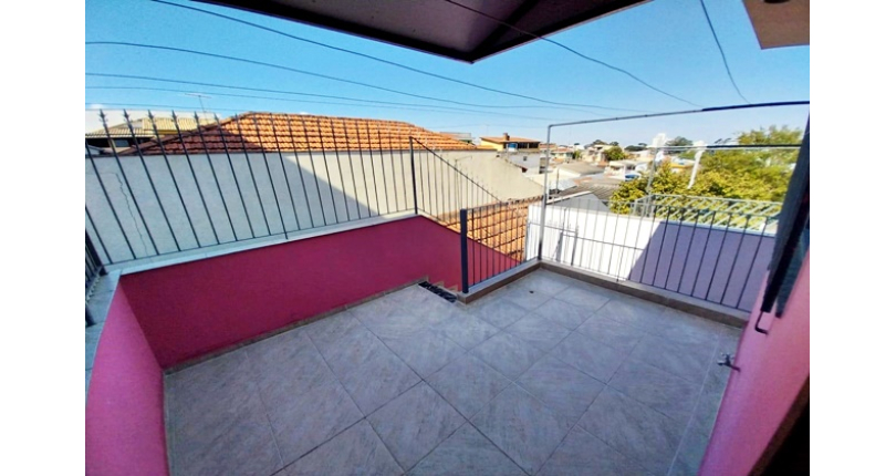 Sobrado à venda no Bairro do Jardim Mangalot na Rua Padre Aníbal Difrância