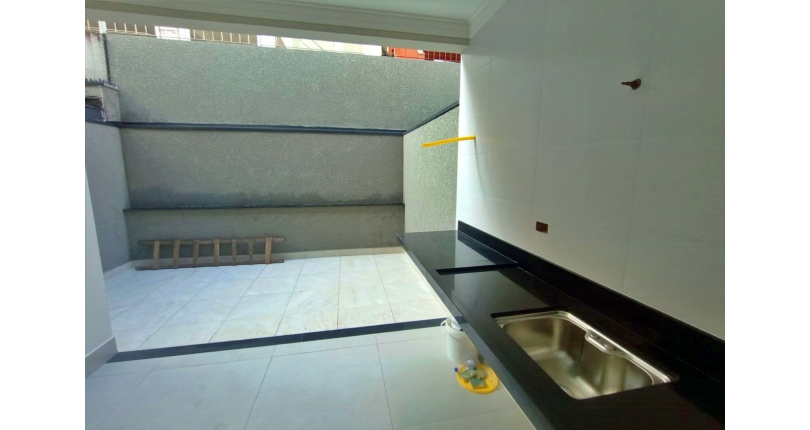 Sobrado novo à venda no Bairro do Parque São Domingos na Rua Vicente Gioberti  36