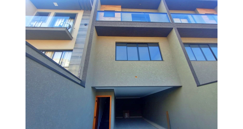 Sobrado novo à venda no Bairro do Parque São Domingos na Rua Vicente Gioberti  36 