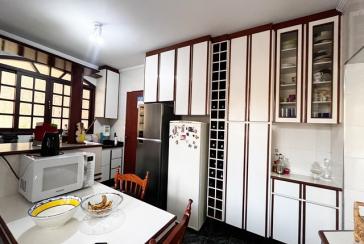 Sobrado à venda no Bairro do Jardim Líbano na Rua Adolfo Laurenti