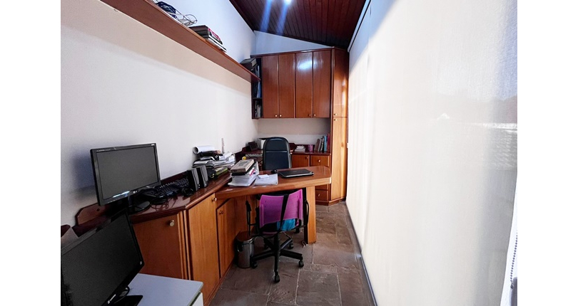 Sobrado à venda no Bairro do Jardim Líbano na Rua Adolfo Laurenti