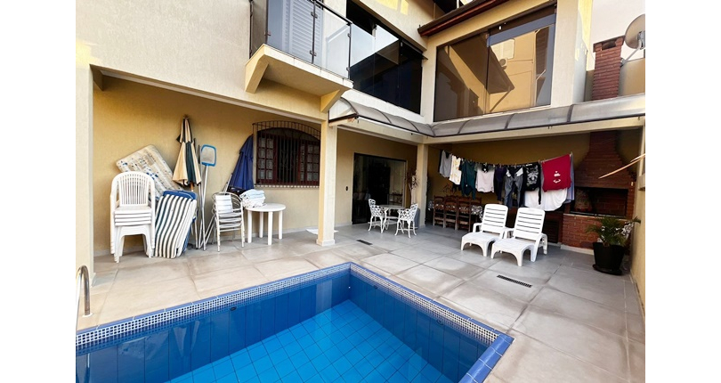 Sobrado à venda no Bairro do Jardim Líbano na Rua Adolfo Laurenti