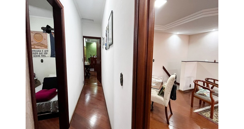 Sobrado à venda no Bairro do Jardim Líbano na Rua Adolfo Laurenti