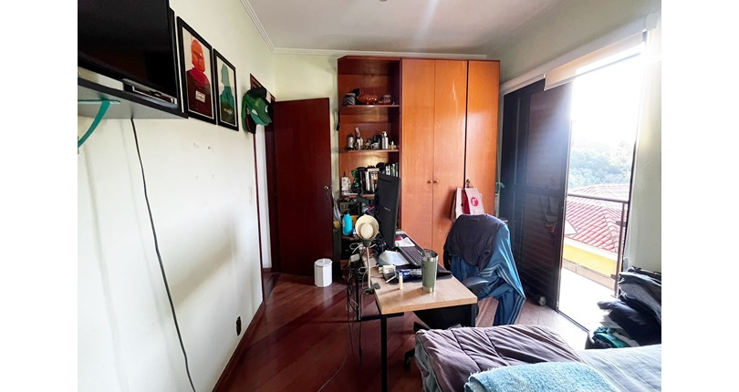 Sobrado à venda no Bairro do Jardim Líbano na Rua Adolfo Laurenti