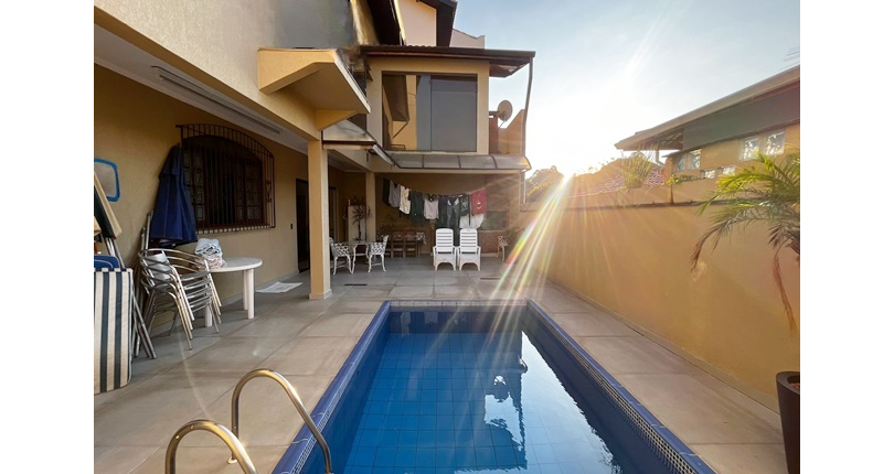 Sobrado à venda no Bairro do Jardim Líbano na Rua Adolfo Laurenti