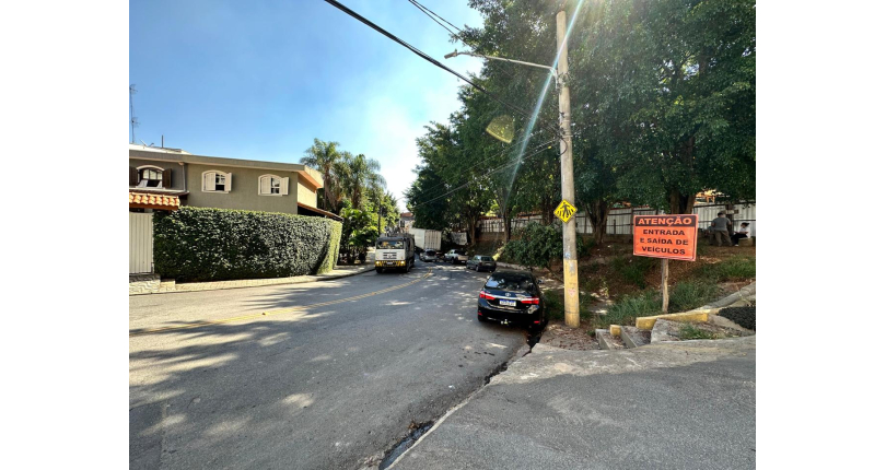 Galpão Comercial à venda no Bairro do Jardim Mutinga na Rua Belo Jardim