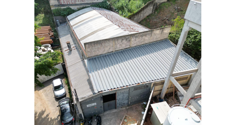 Galpão Comercial à venda no Bairro do Jardim Mutinga na Rua Belo Jardim