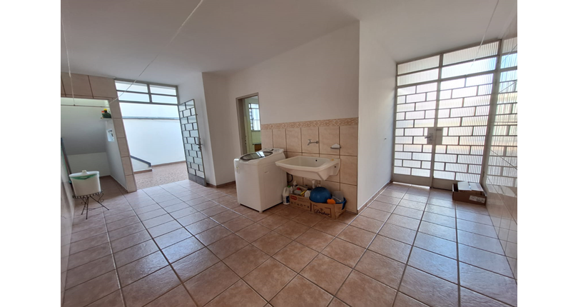  Casa Térrea à venda no Bairro do Parque São Domingos na Rua Vicente Gioberti 