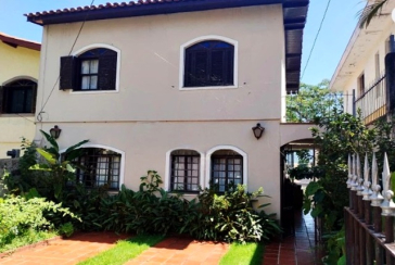 Sobrado à venda no Bairro do Parque Maria Domitila na Rua Domingos de Magalhães