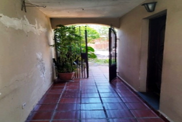 Sobrado à venda no Bairro do Parque Maria Domitila na Rua Domingos de Magalhães