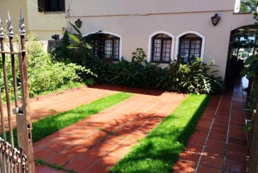 Sobrado à venda no Bairro do Parque Maria Domitila na Rua Domingos de Magalhães