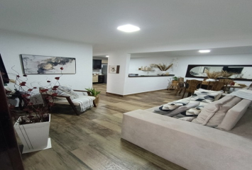 Casa térrea à venda no Bairro do Parque Panamericano na Rua Josefa Fontoura, 