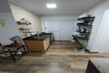 Casa térrea à venda no Bairro do Parque Panamericano na Rua Josefa Fontoura, 