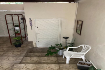 Casa térrea à venda no Bairro do Parque Panamericano na Rua Josefa Fontoura, 