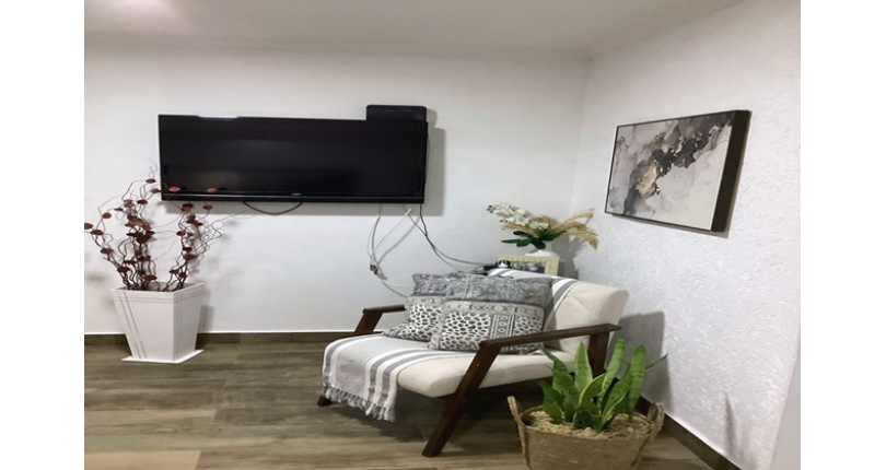 Casa térrea à venda no Bairro do Parque Panamericano na Rua Josefa Fontoura, 