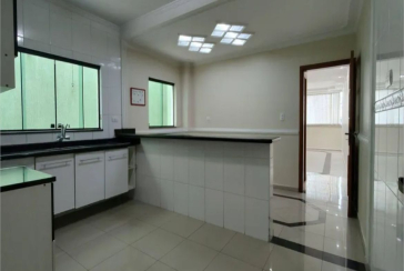 Sobrado à venda no Bairro da Chacara Inglesa na Rua Pompeu Sobrinho