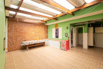 Lindo Sobrado à venda no Bairro do Parque São Domingos na Rua Artur Bastos,