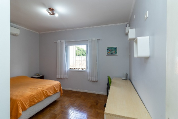 Lindo Sobrado à venda no Bairro do Parque São Domingos na Rua Artur Bastos,