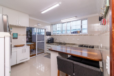 Lindo Sobrado à venda no Bairro do Parque São Domingos na Rua Artur Bastos,