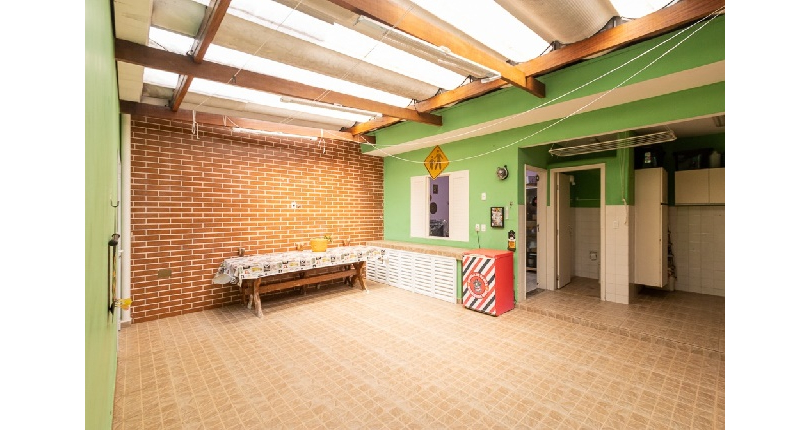 Lindo Sobrado à venda no Bairro do Parque São Domingos na Rua Artur Bastos,