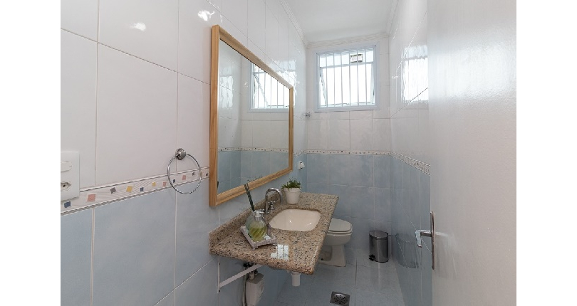 Lindo Sobrado à venda no Bairro do Parque São Domingos na Rua Artur Bastos,