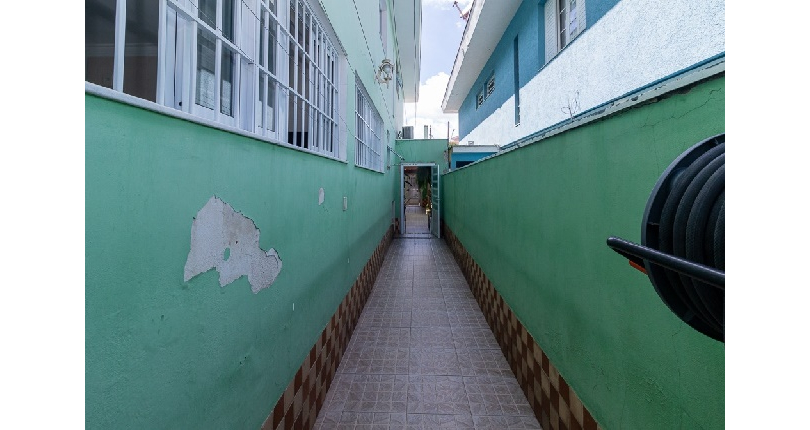 Lindo Sobrado à venda no Bairro do Parque São Domingos na Rua Artur Bastos,