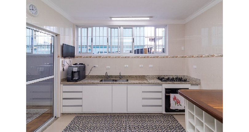 Lindo Sobrado à venda no Bairro do Parque São Domingos na Rua Artur Bastos,