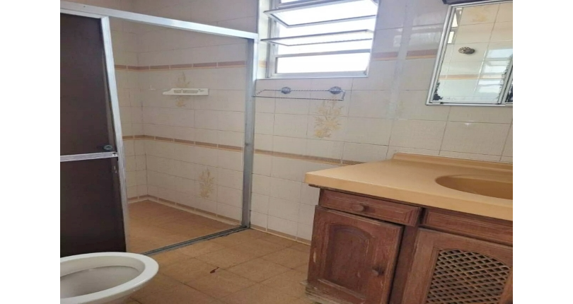 Sobrado à venda no Bairro da Vila Mangalot na Rua José Ataliba Ortiz,