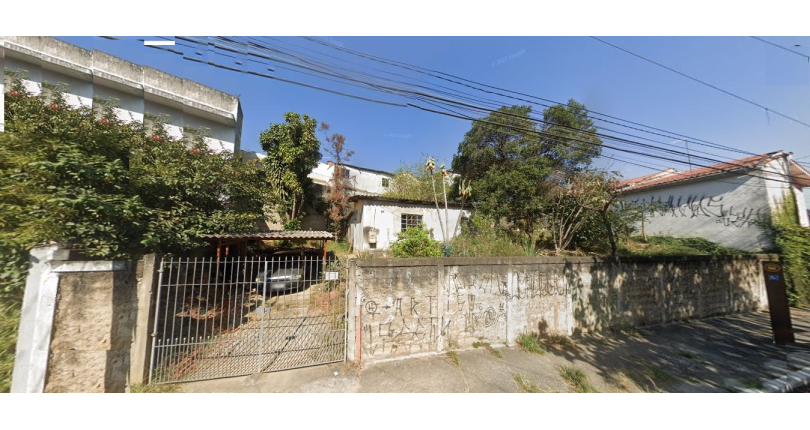 Terreno à venda no Bairro da Vila Mangalot na Rua Roberto de Lamenais,