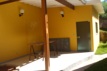 Casa à venda em Osasco no Bairro do Três Montanhas na Rua Serra dos Itatins,