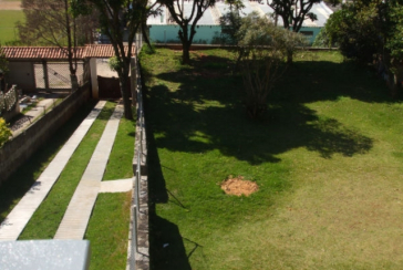 Casa à venda em Osasco no Bairro do Três Montanhas na Rua Serra dos Itatins,