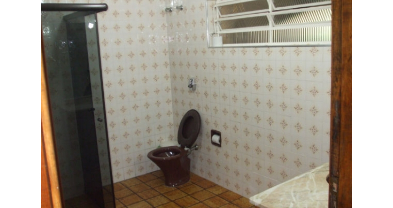 Casa à venda em Osasco no Bairro do Três Montanhas na Rua Serra dos Itatins,