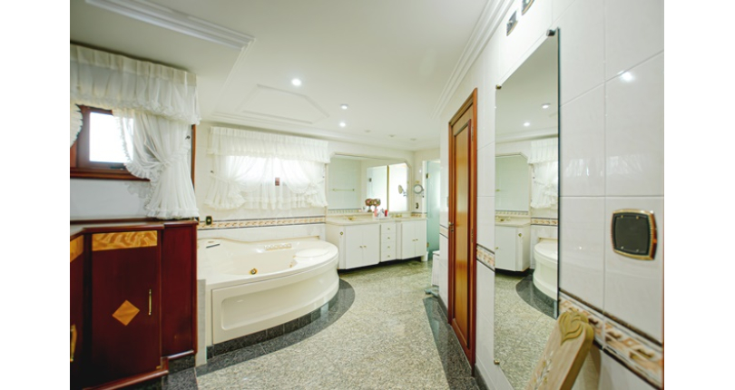 Sobrado Alto Padrão à venda no City América na Rua Dinah Silveira de Queiroz