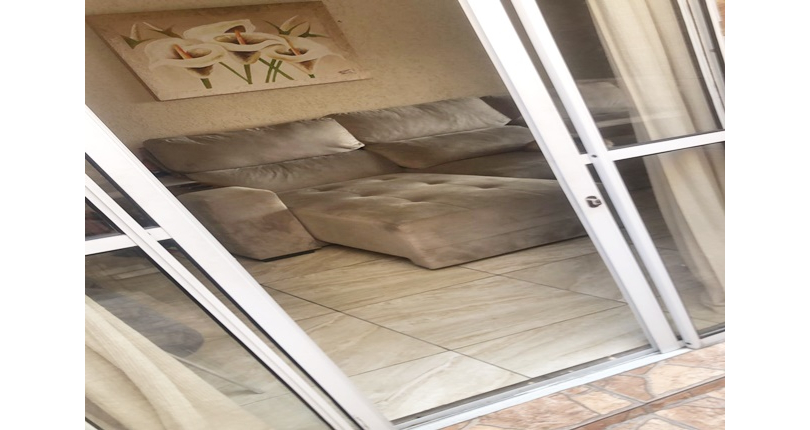 Sobrado à venda no Bairro da Vila Aurora na Rua Olímpio Barcelos