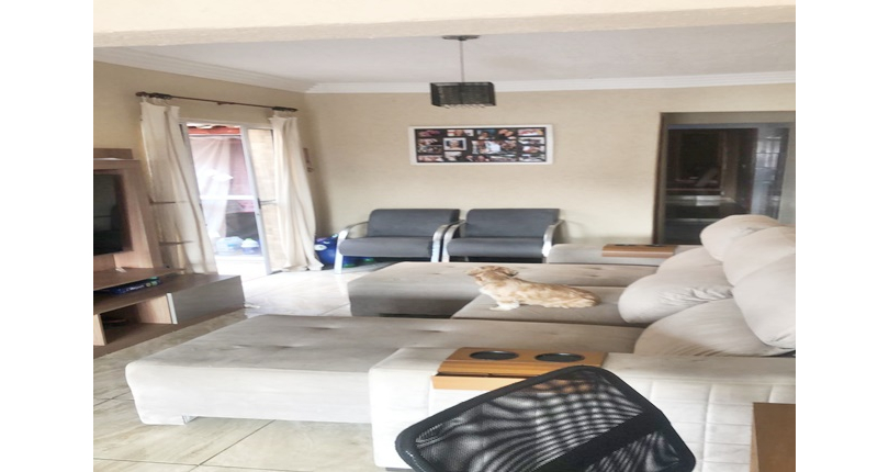 Sobrado à venda no Bairro da Vila Aurora na Rua Olímpio Barcelos