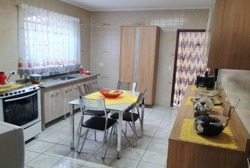 Sobrado à venda no Bairro do Jardim Maristela na Rua Erva Divina